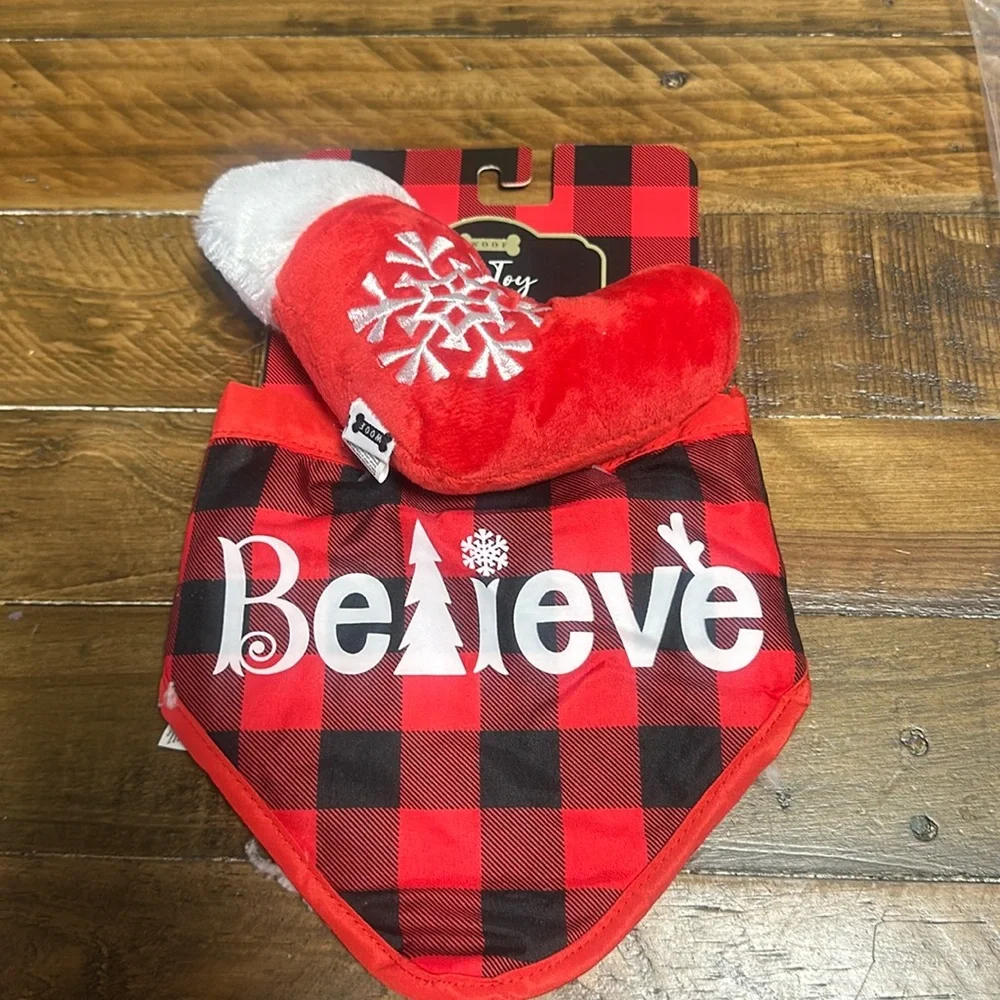 WOOF CHRISTMAS HOLIDAY DOG TOY/BANDANA SET: NEW WITH TAGS: SIZE L/XL